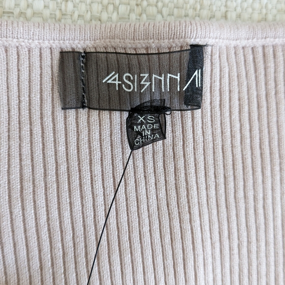 4 SIENNA ANTHROPOLOGIE Ribbed Top - Picture 5 of 7